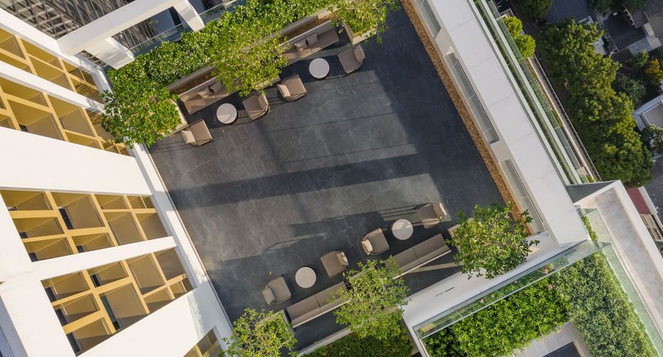 For sale 2 Beds condo in Khlong Toei, Bangkok
