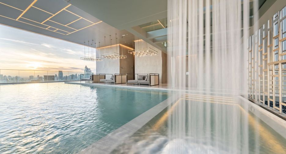 For sale 2 Beds condo in Khlong Toei, Bangkok