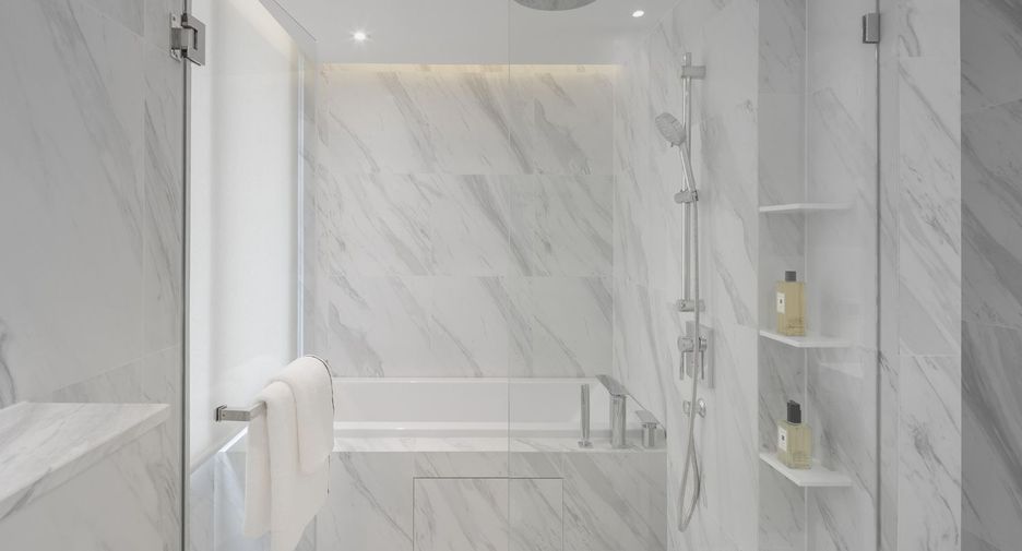For sale 2 Beds condo in Khlong Toei, Bangkok