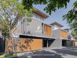 For sale 5 Beds house in Huai Khwang, Bangkok