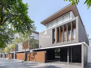 For sale 5 Beds house in Huai Khwang, Bangkok