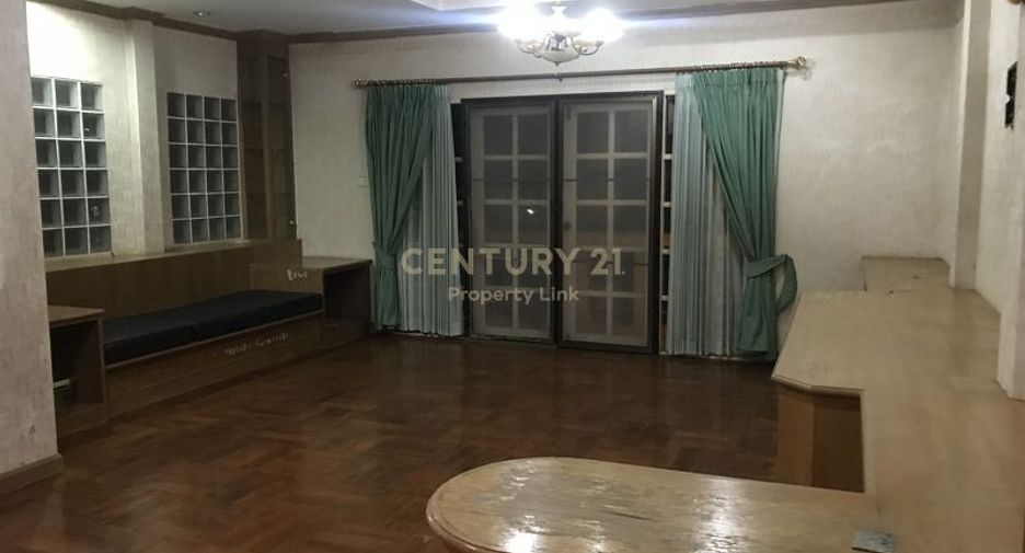 Casa en venta de estudio en Mueang Pathum Thani, Pathum Thani