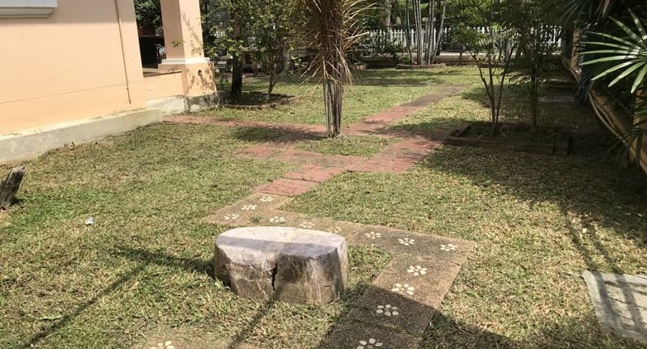 Casa en venta de estudio en Mueang Pathum Thani, Pathum Thani