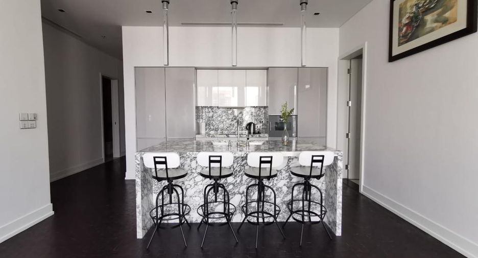 For sale 2 ベッドルーム apartment in Sathon, Bangkok