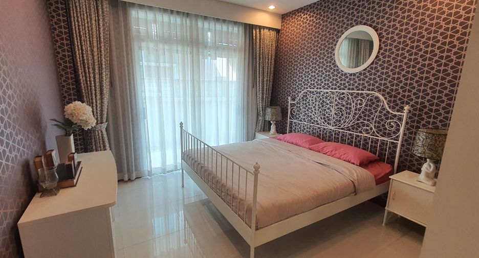 For rent 4 bedrooms house in Wang Thonglang, Bangkok