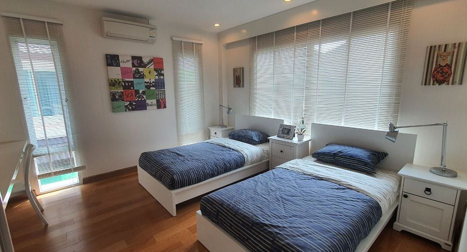 For rent 4 bedrooms house in Wang Thonglang, Bangkok