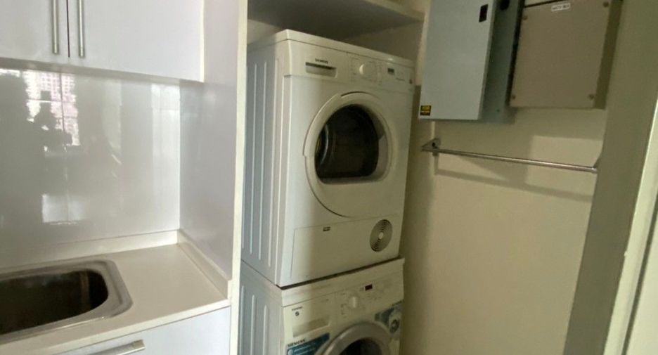 Wohnung zur Miete mit 2 Zimmer in Khlong Toei, Bangkok
