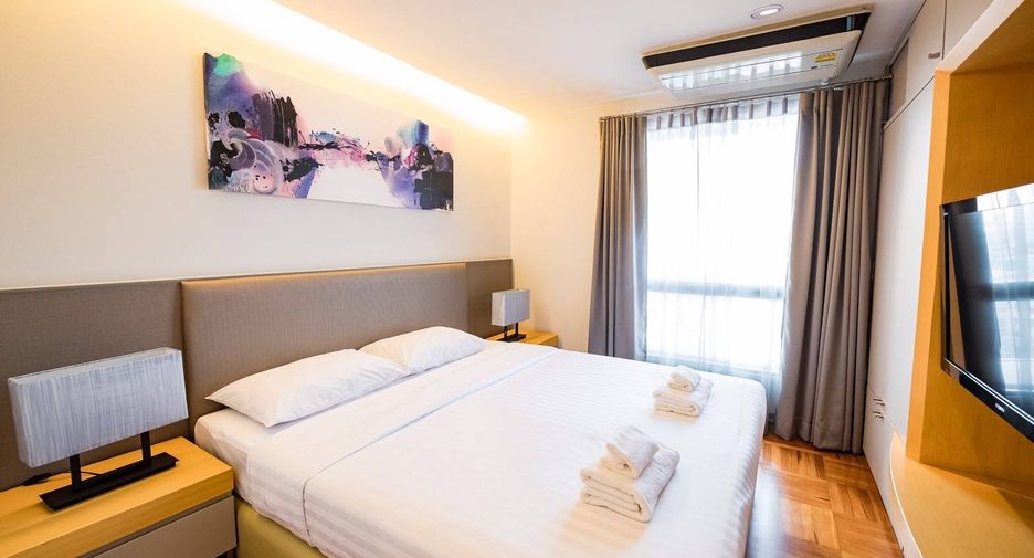 For rent 3 bedrooms condo in Yan Nawa, Bangkok
