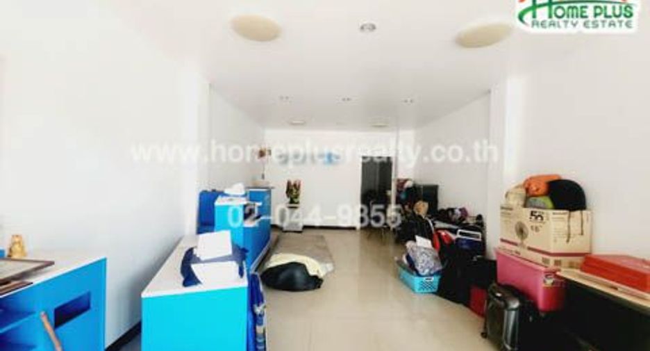 For sale 4 bedrooms retail Space in Mueang Phetchabun, Phetchabun