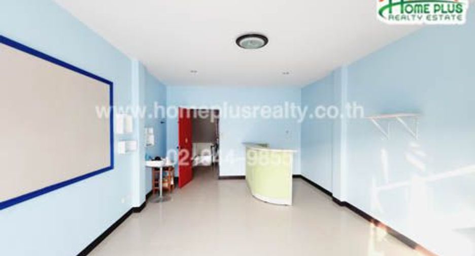 For sale 4 bedrooms retail Space in Mueang Phetchabun, Phetchabun