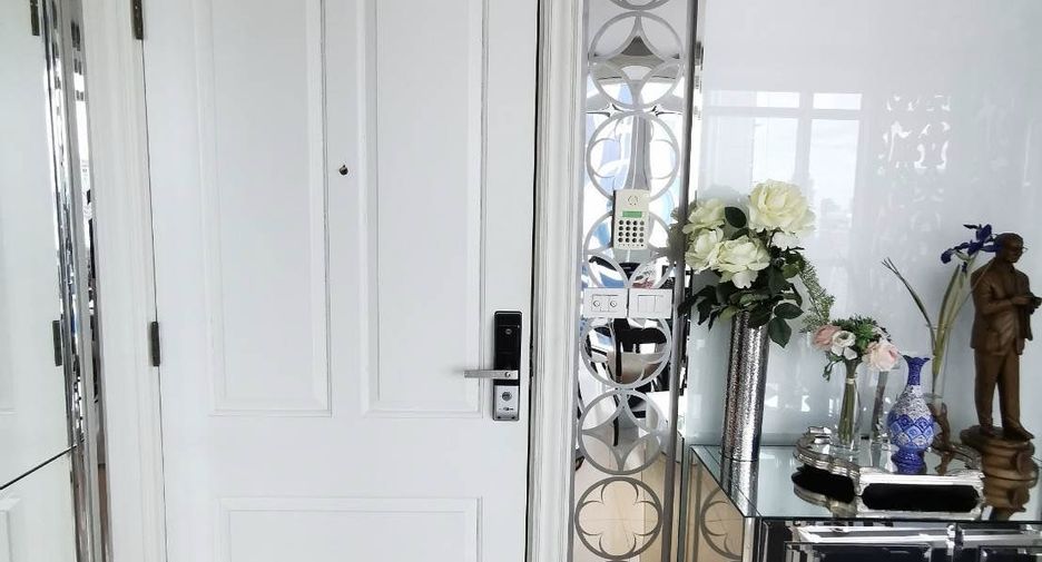 For rent 2 ベッドルーム condo in Pathum Wan, Bangkok