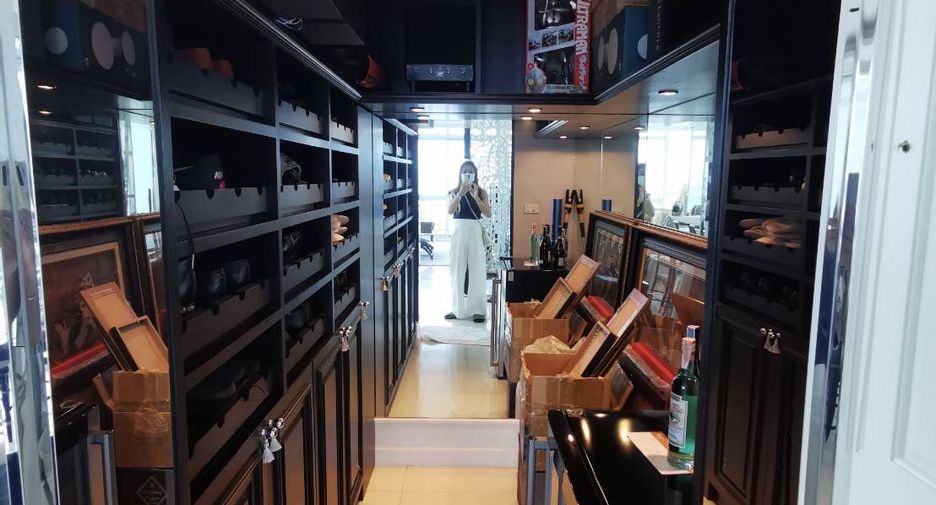 For rent 2 ベッドルーム condo in Pathum Wan, Bangkok