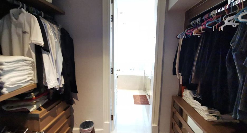 For rent 2 ベッドルーム condo in Pathum Wan, Bangkok