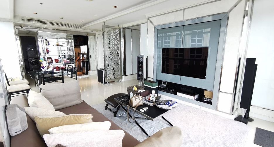 For rent 2 ベッドルーム condo in Pathum Wan, Bangkok