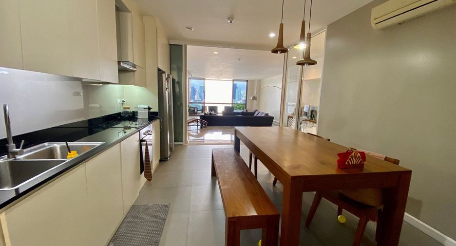 For rent 3 bedrooms condo in Bang Rak, Bangkok