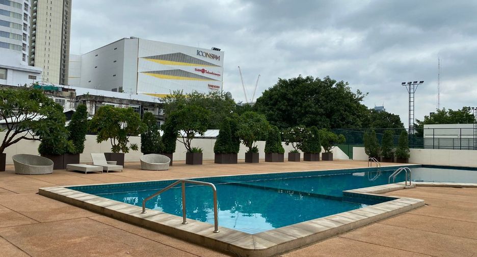For rent 3 bedrooms condo in Bang Rak, Bangkok