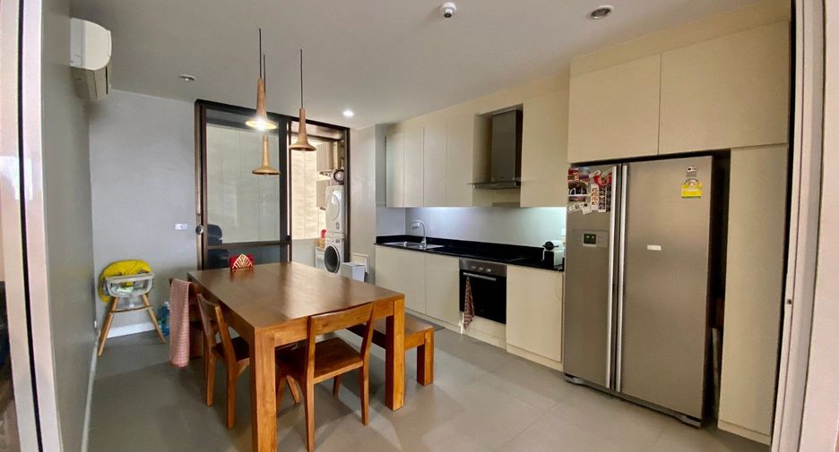 For rent 3 bedrooms condo in Bang Rak, Bangkok