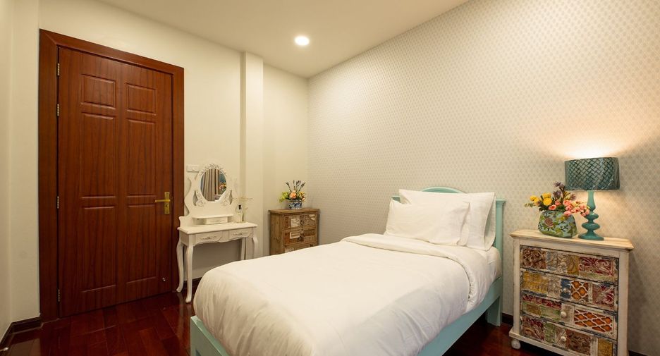 For sale 3 bedrooms villa in Saraphi, Chiang Mai