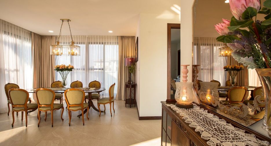 For sale 3 bedrooms villa in Saraphi, Chiang Mai