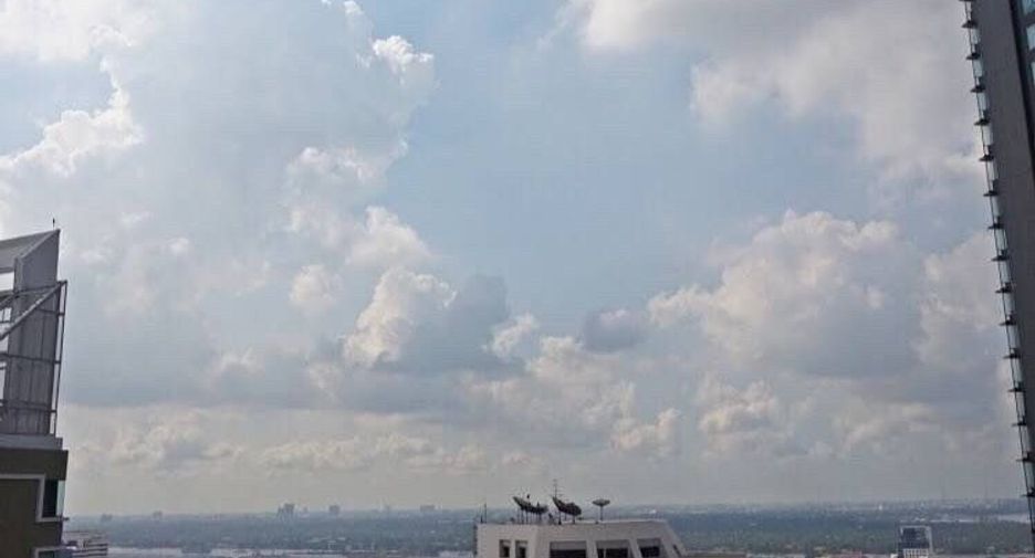 For sale 3 bedrooms condo in Khlong Toei, Bangkok