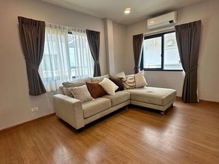 Аренда 4 спальни дом в Bang Phli, Самутпракан