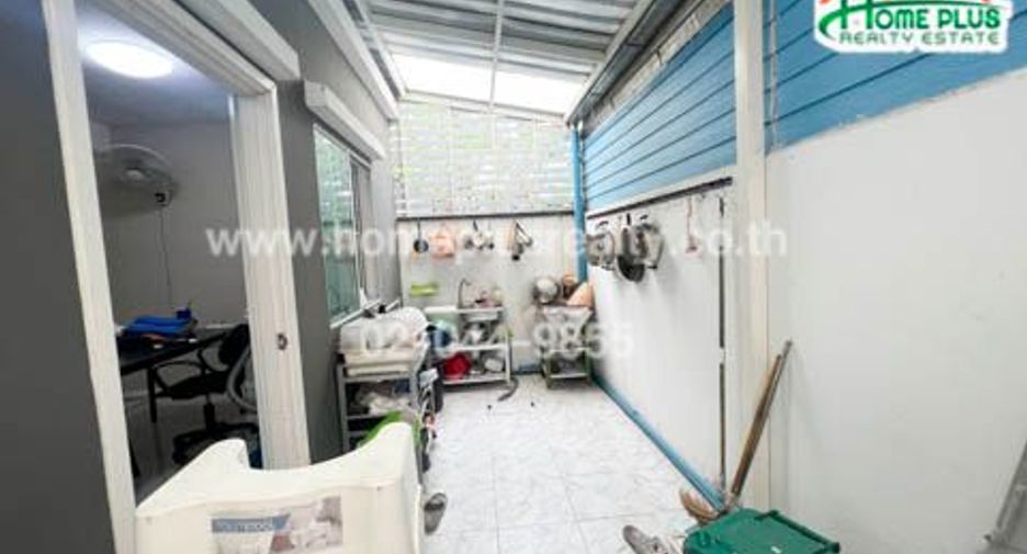 For sale 3 ベッドルーム townhouse in Mueang Samut Prakan, Samut Prakan