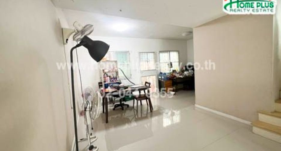 For sale 3 ベッドルーム townhouse in Mueang Samut Prakan, Samut Prakan