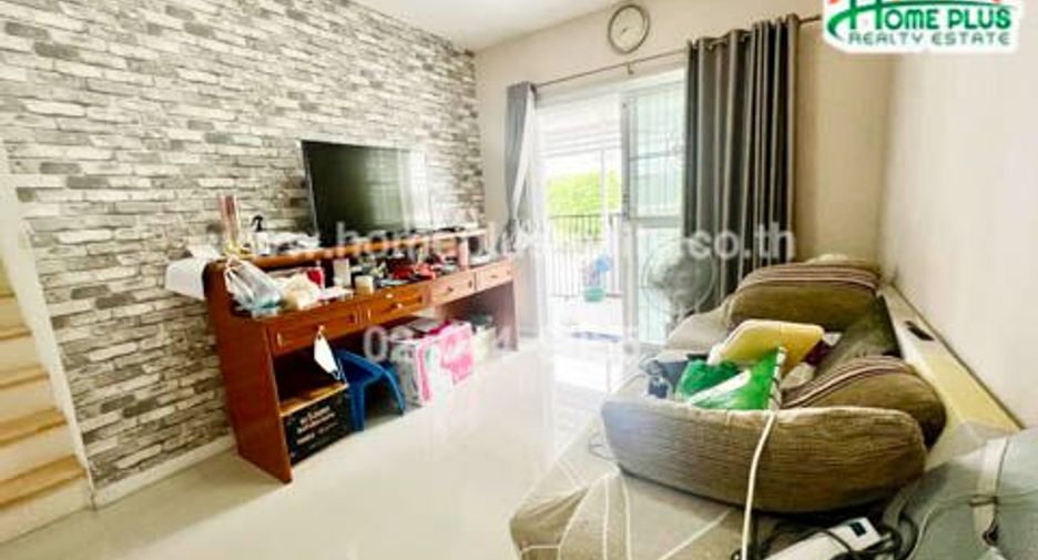 For sale 3 ベッドルーム townhouse in Mueang Samut Prakan, Samut Prakan