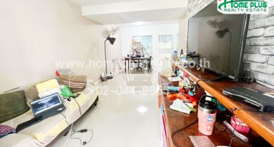 For sale 3 ベッドルーム townhouse in Mueang Samut Prakan, Samut Prakan