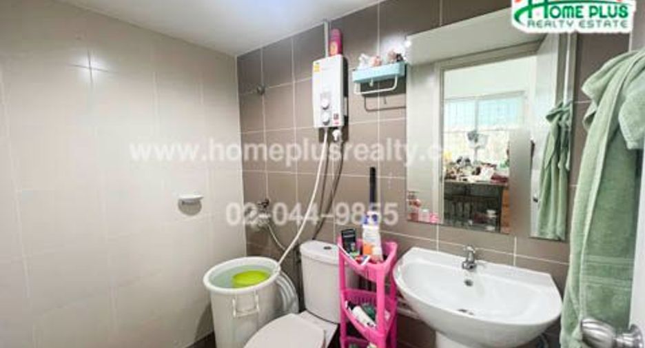 For sale 3 ベッドルーム townhouse in Mueang Samut Prakan, Samut Prakan