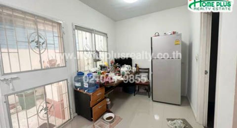 For sale 3 ベッドルーム townhouse in Mueang Samut Prakan, Samut Prakan