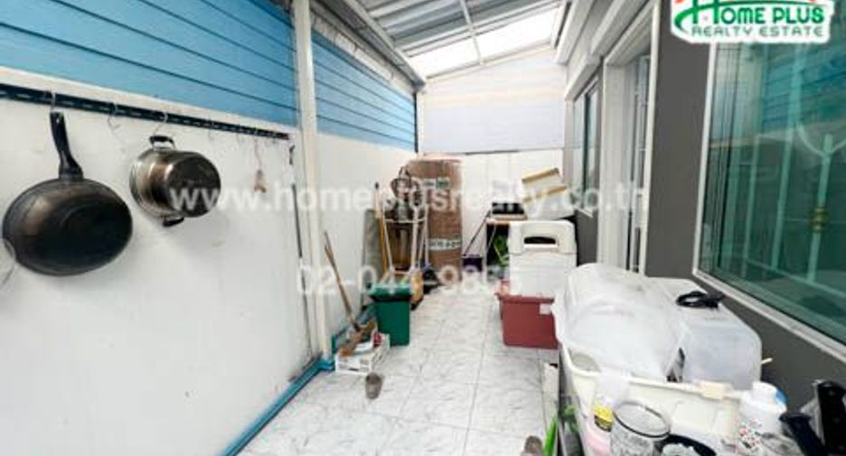 For sale 3 ベッドルーム townhouse in Mueang Samut Prakan, Samut Prakan