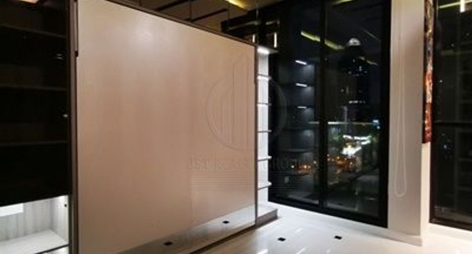 À vendre 2 chambres condo à Pathum Wan, Bangkok