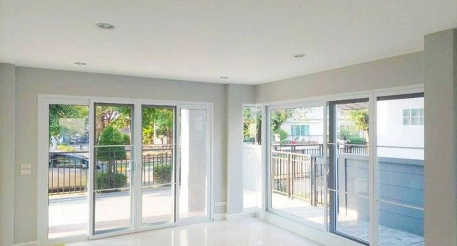 For sale 3 bedrooms house in Nong Khaem, Bangkok