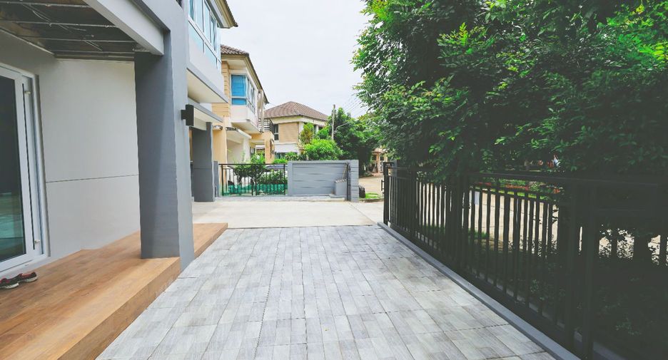 For sale 3 bedrooms house in Nong Khaem, Bangkok
