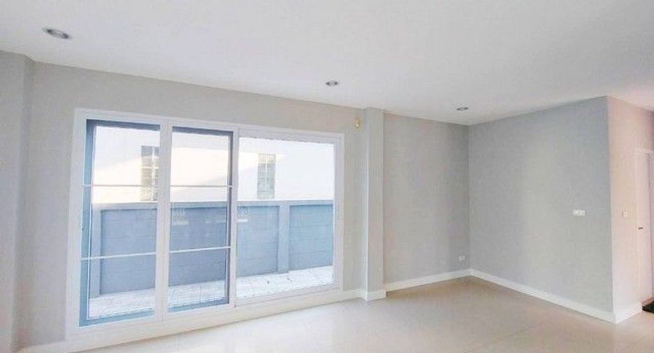 For sale 3 bedrooms house in Nong Khaem, Bangkok
