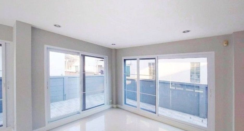 For sale 3 bedrooms house in Nong Khaem, Bangkok
