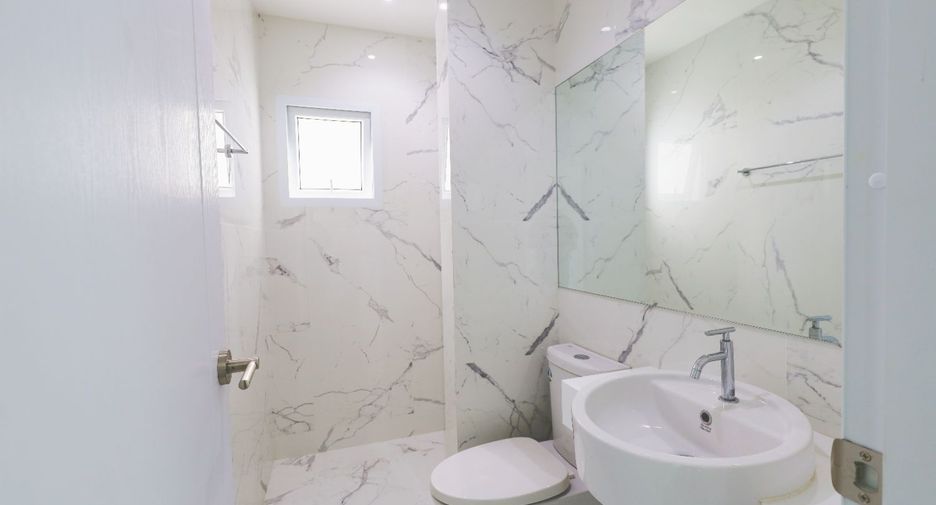 For sale 3 bedrooms house in Nong Khaem, Bangkok