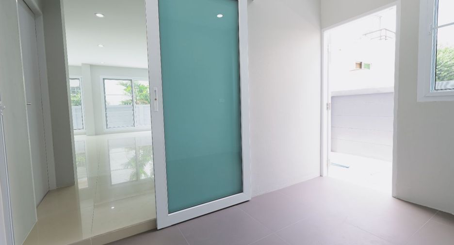For sale 3 bedrooms house in Nong Khaem, Bangkok