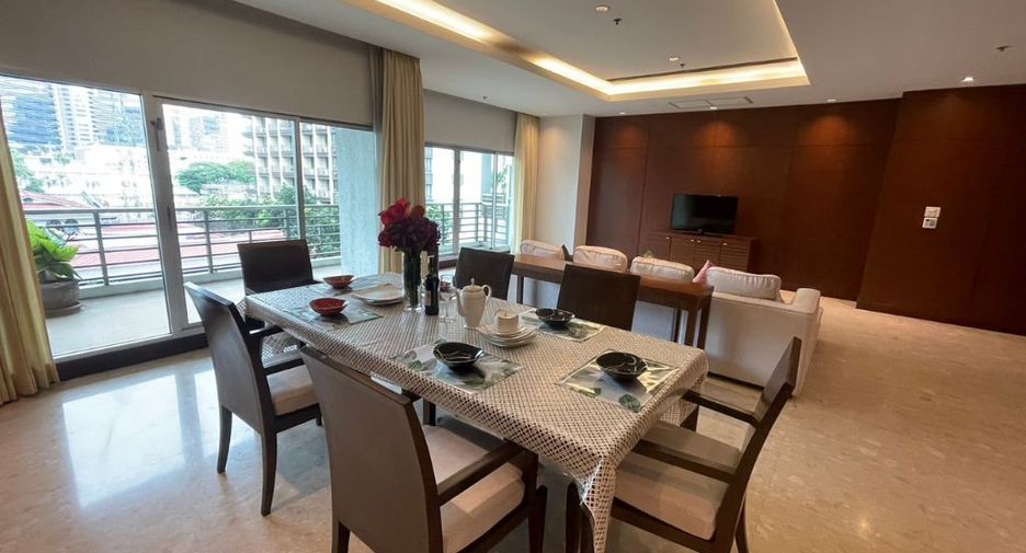 For rent 3 bedrooms apartment in Pathum Wan, Bangkok
