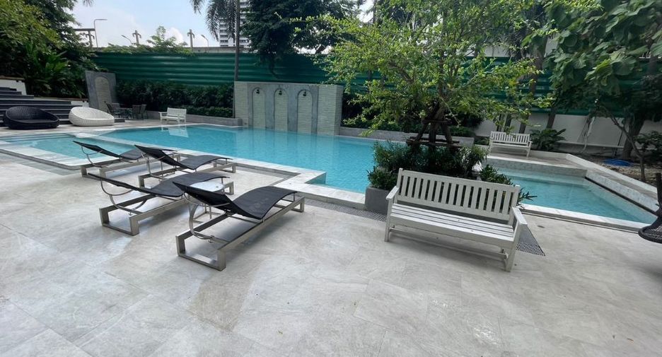 For rent 3 bedrooms apartment in Pathum Wan, Bangkok