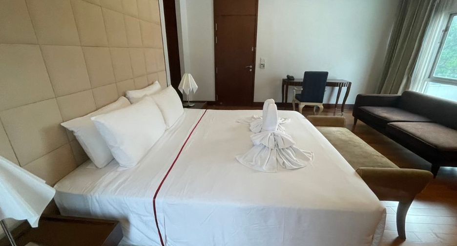For rent 3 bedrooms apartment in Pathum Wan, Bangkok