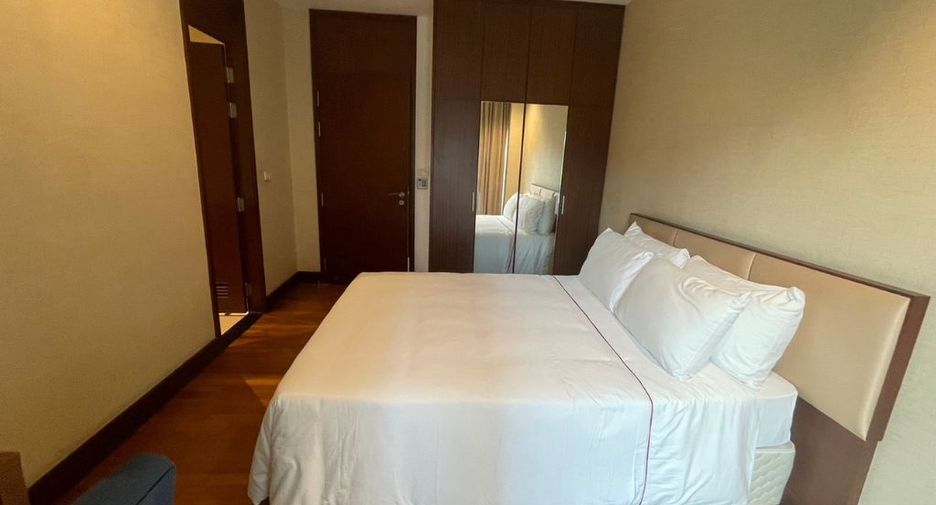 For rent 3 bedrooms apartment in Pathum Wan, Bangkok