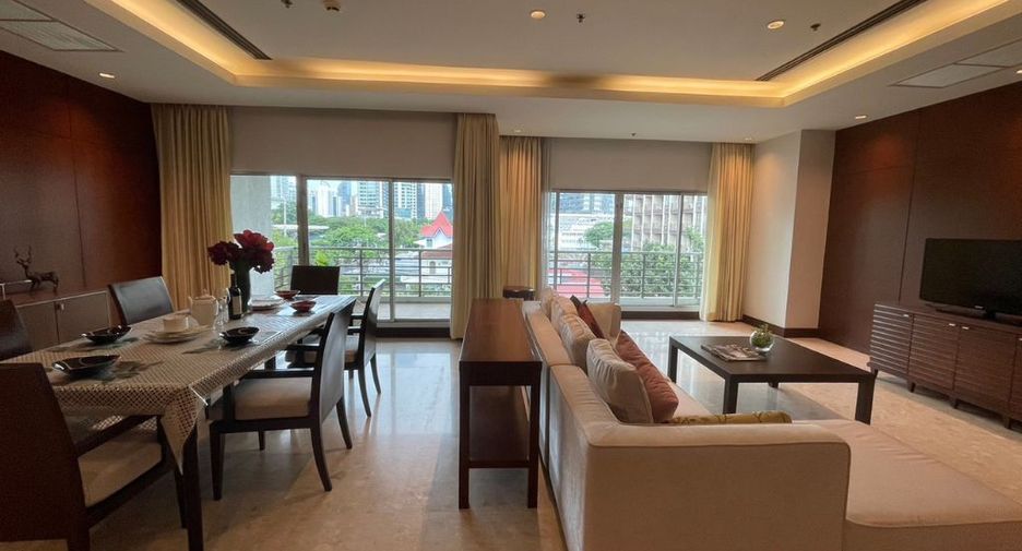 For rent 3 bedrooms apartment in Pathum Wan, Bangkok