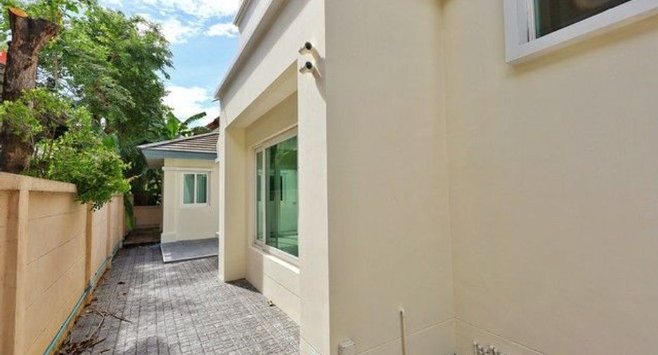 For sale 4 bedrooms house in Bang Kruai, Nonthaburi