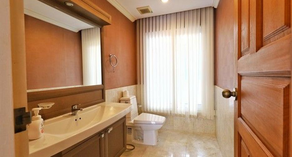For sale 4 bedrooms house in Bang Kruai, Nonthaburi