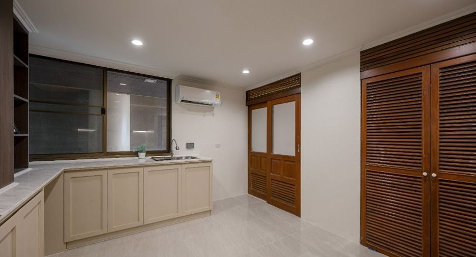 À vendre 2 chambres condo à Watthana, Bangkok