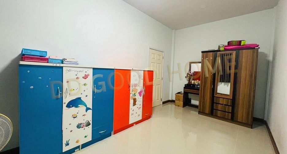 For sale 2 ベッドルーム townhouse in Mueang Samut Sakhon, Samut Sakhon