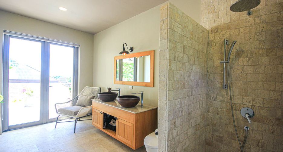 For sale 5 bedrooms villa in Hua Hin, Prachuap Khiri Khan
