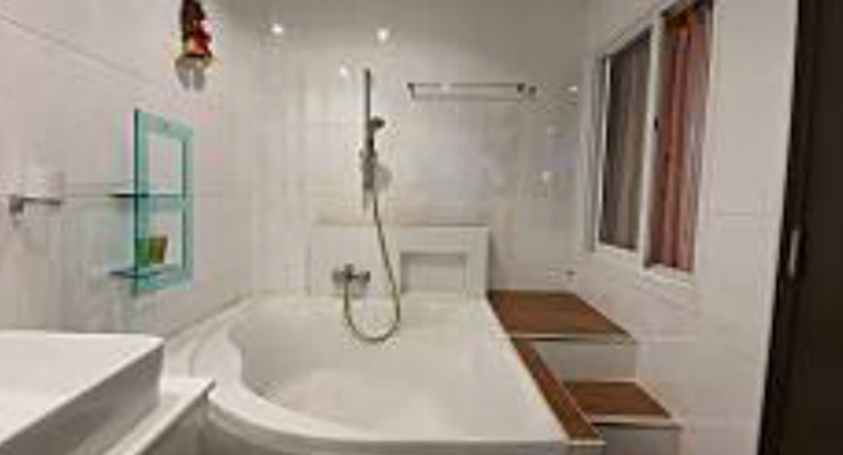 For rent 3 bedrooms condo in Watthana, Bangkok